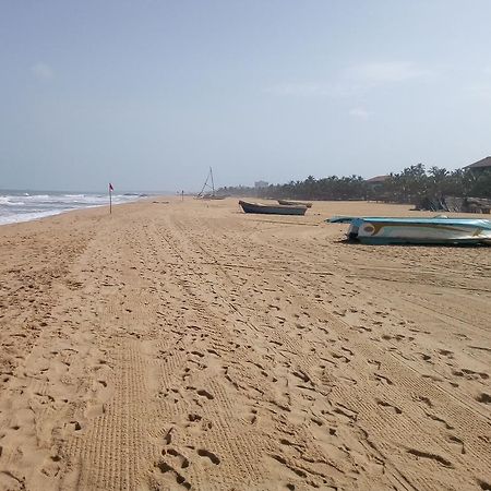 Yoho Mango House Hotel Negombo Bagian luar foto