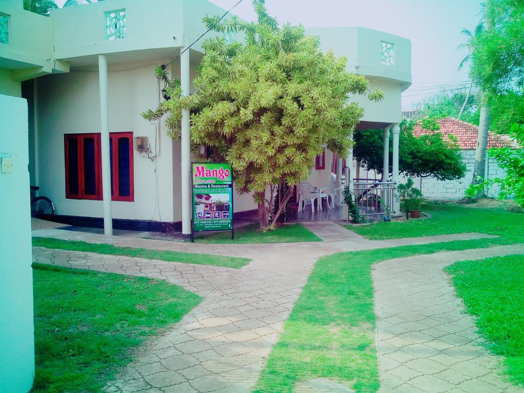 Yoho Mango House Hotel Negombo Bagian luar foto